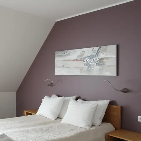 Marina Questhouse Hotel
